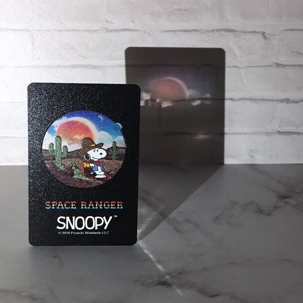 一卡通SNOOPY新卡結合NASA星空實景照 透光呈現星際迷幻感